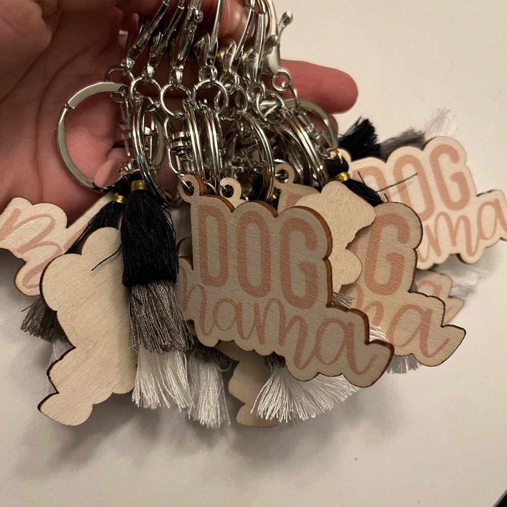 Dog Mom Key Chain - Picture 2 of 3
